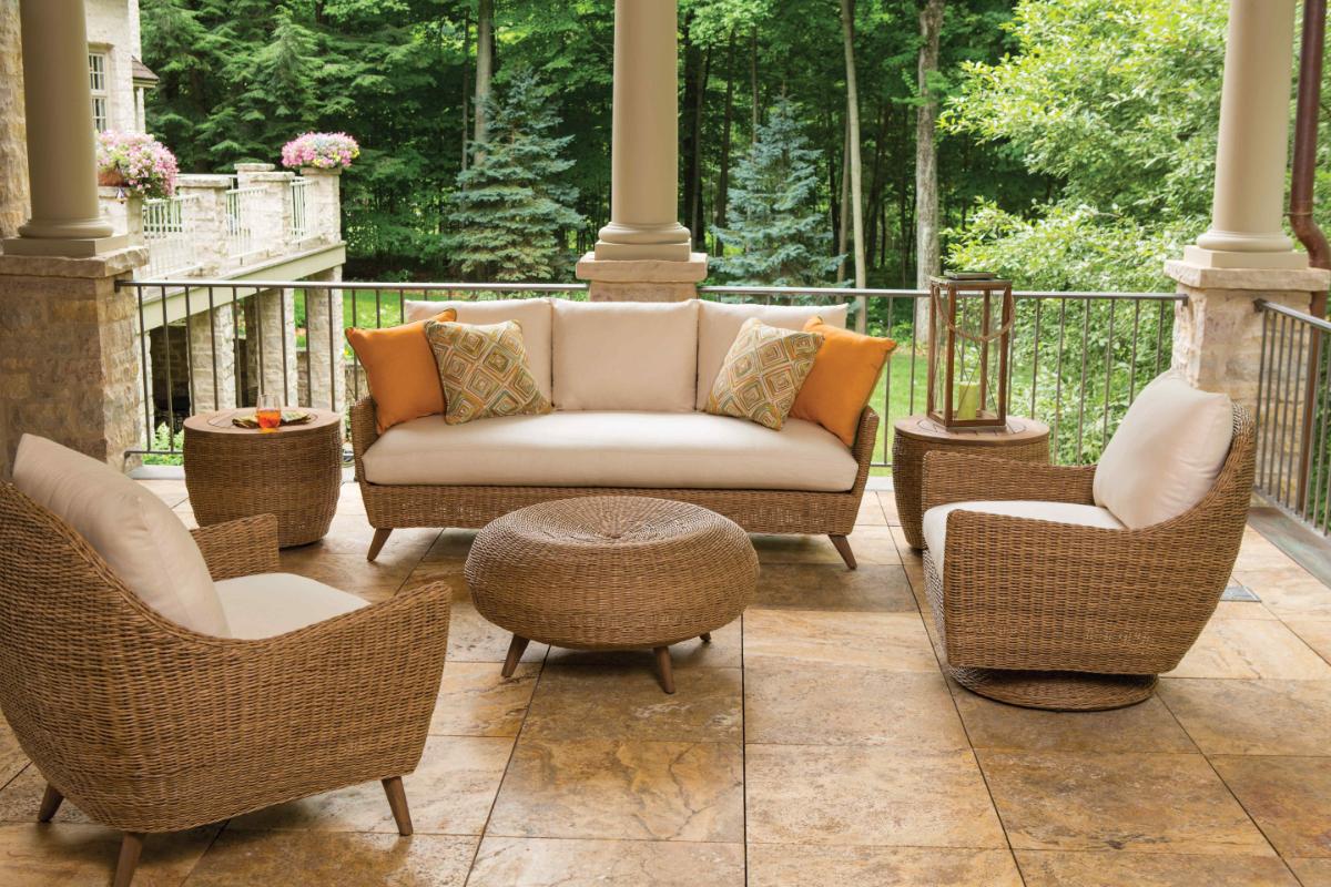 Lloyd Flanders Tobago Round Barrel Outdoor End Table
