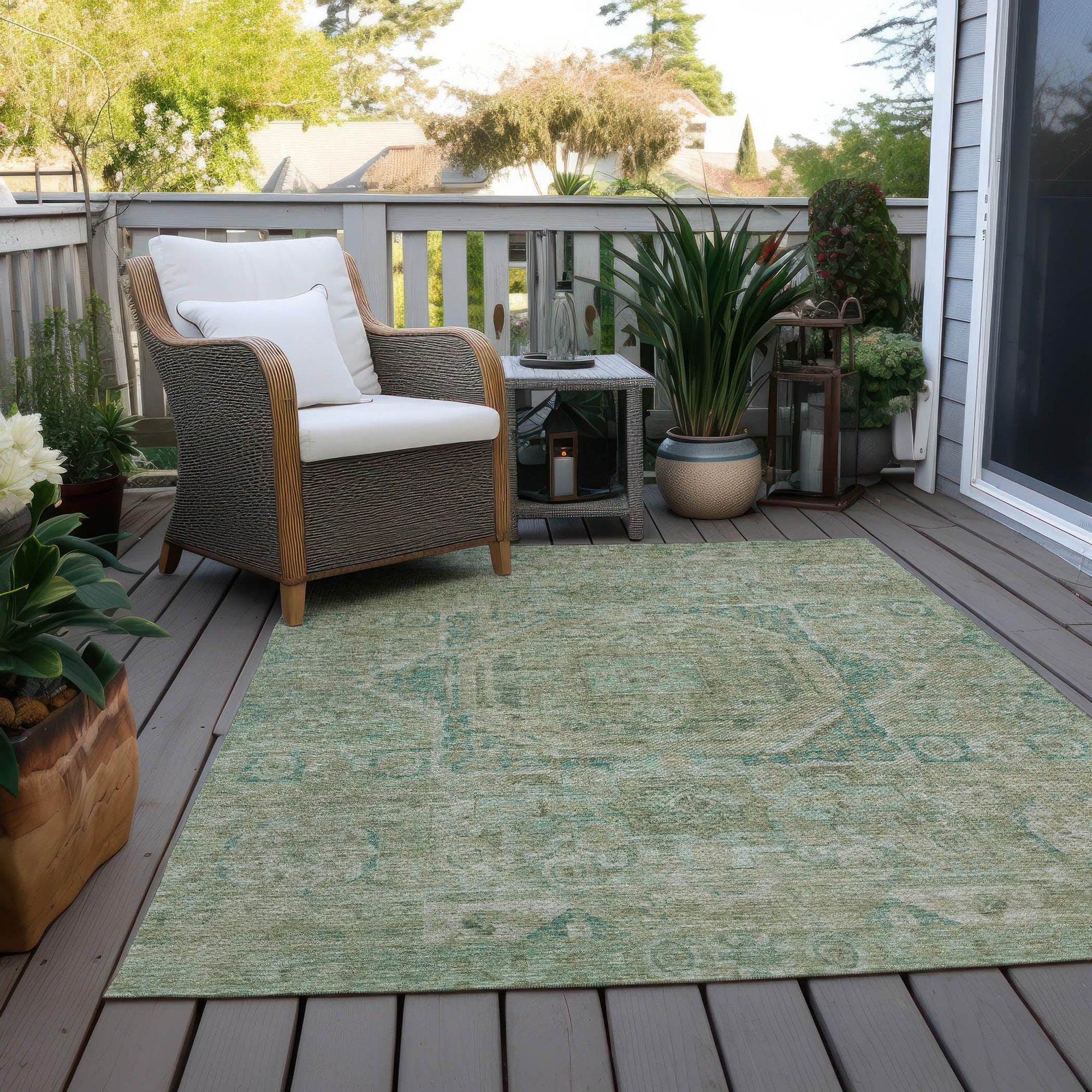 Iriir Green Washable Indoor-Outdoor Rug