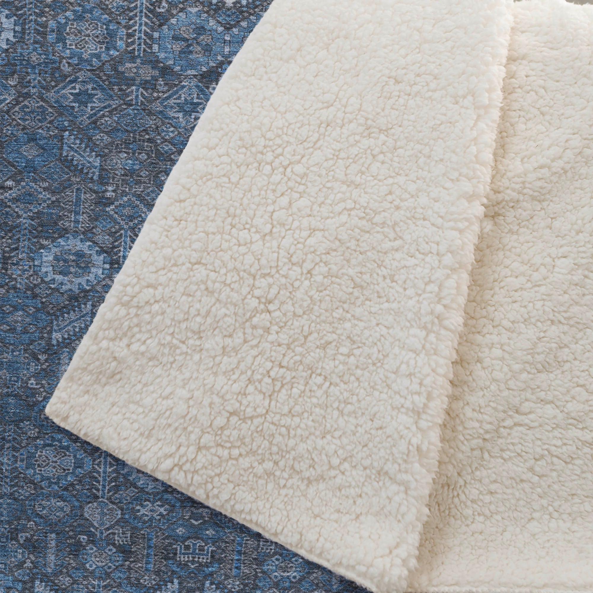 Addison Rugs Bohemian 50" x 70" Throw Blanket