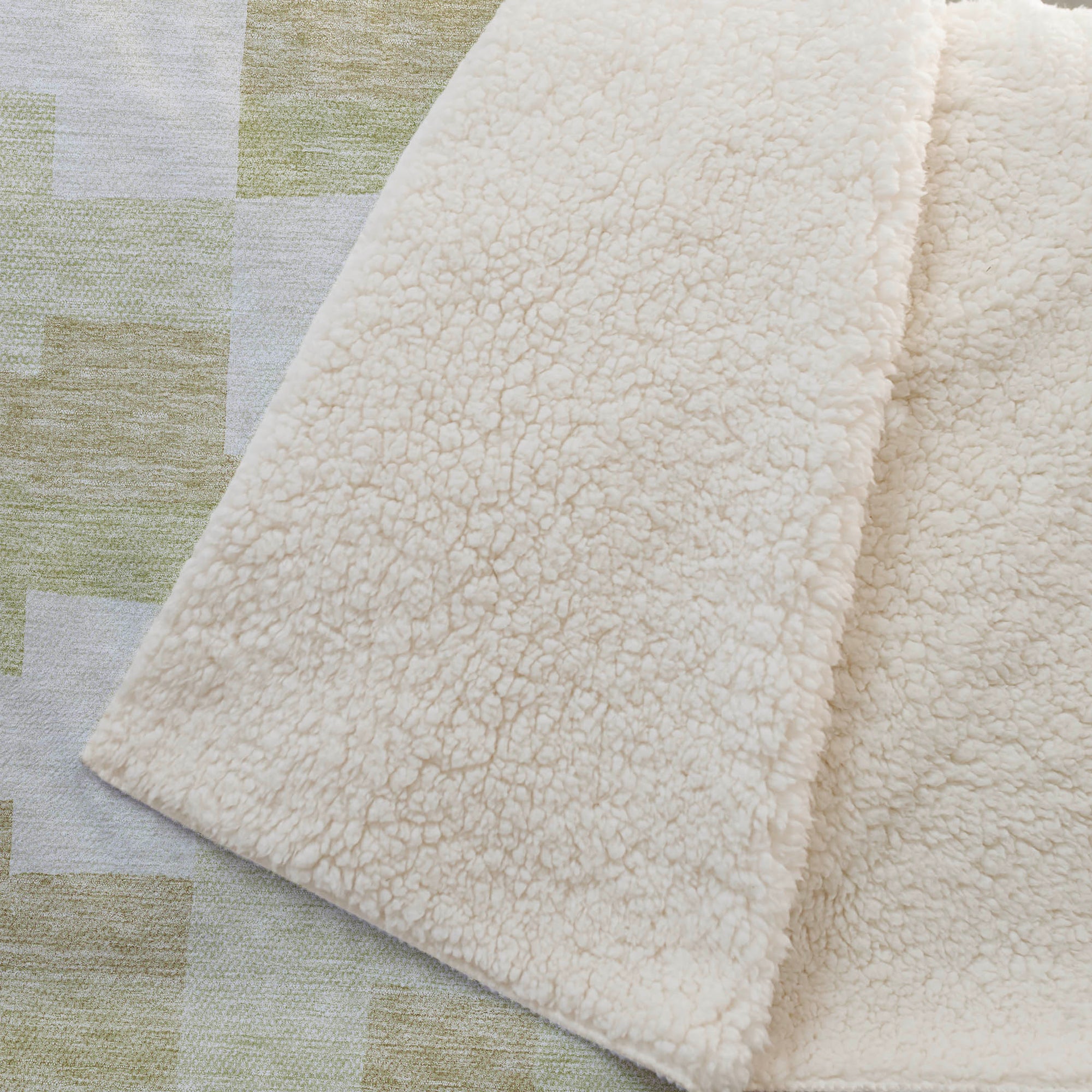 Addison Rugs Flowing Harmony 50" x 70" Throw Blanket
