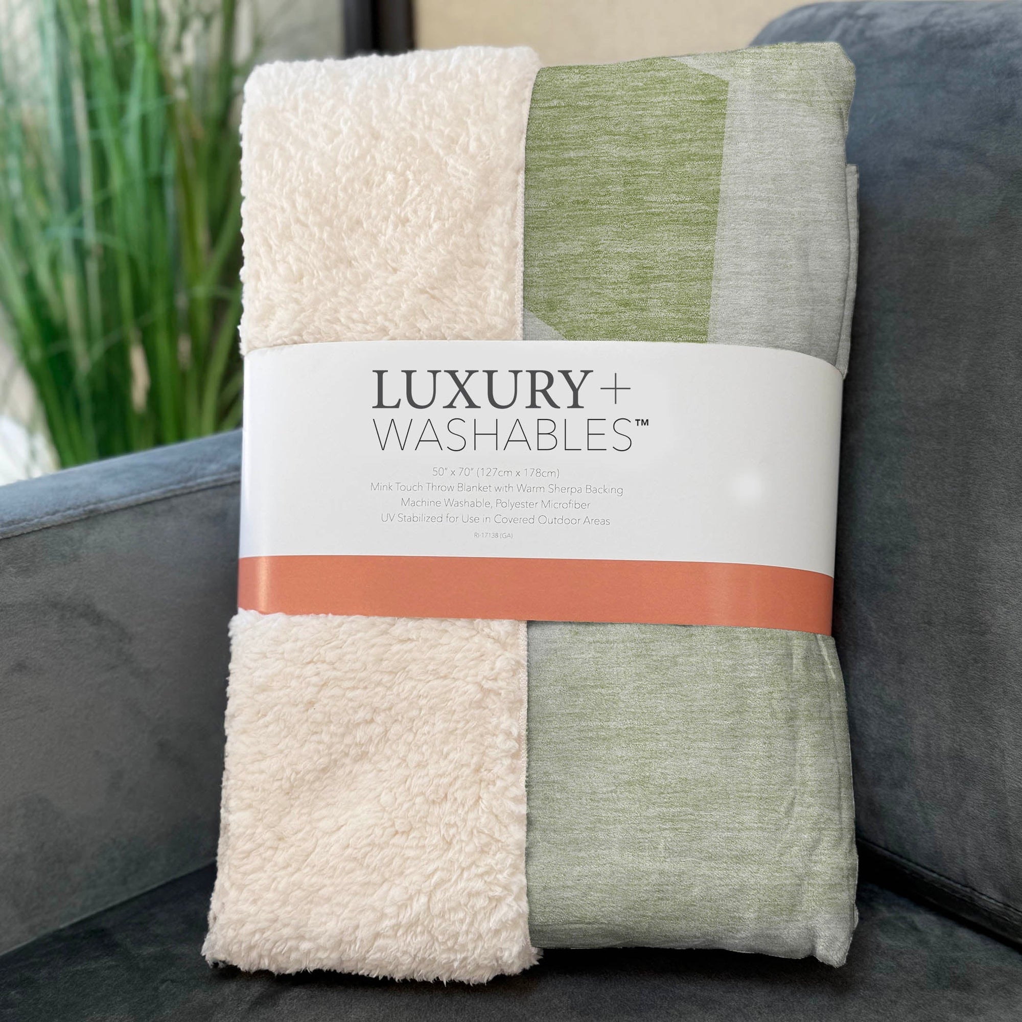 Addison Rugs Gentle Waves 50" x 70" Throw Blanket