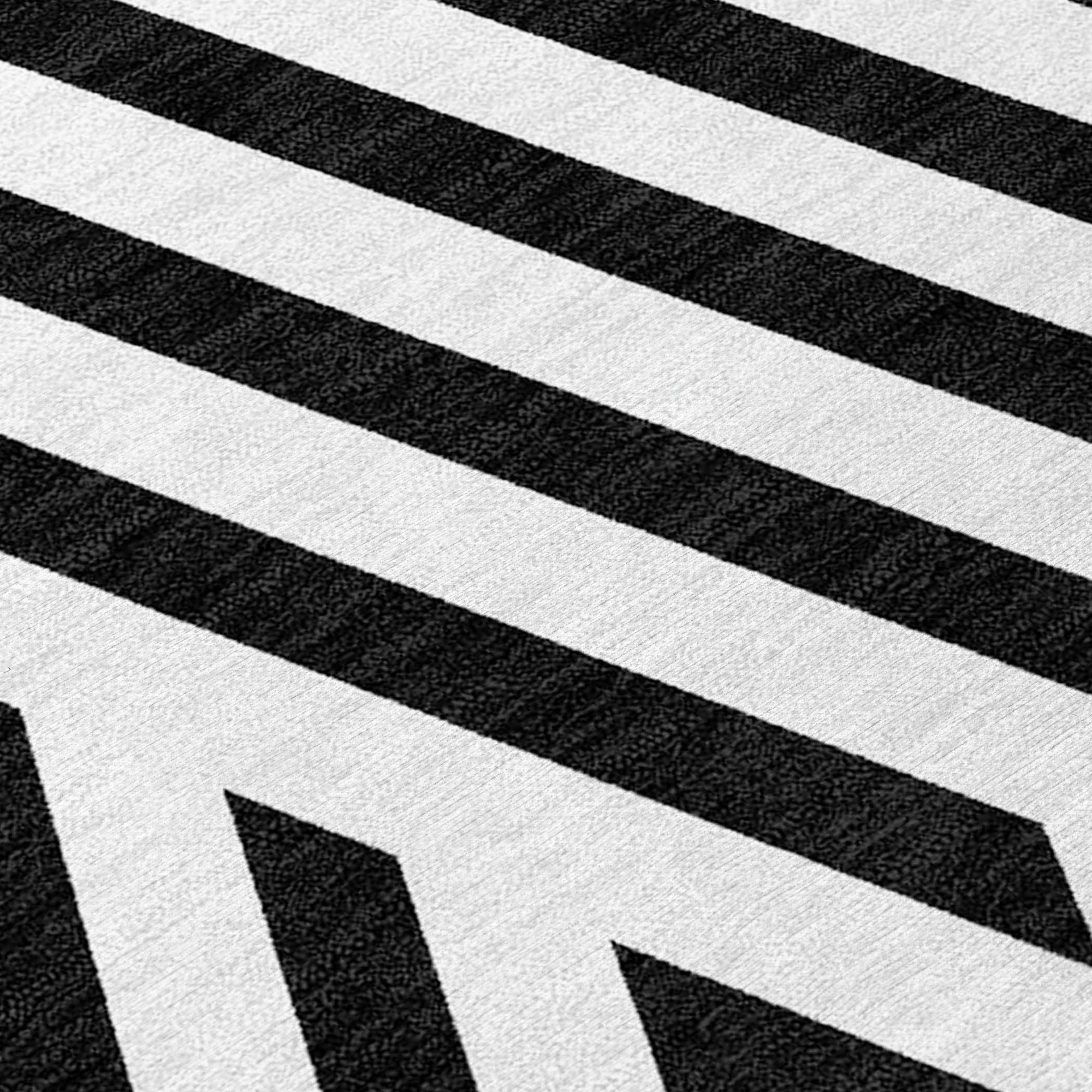 Addison Rugs Geometric Black Washable Indoor-Outdoor Rug