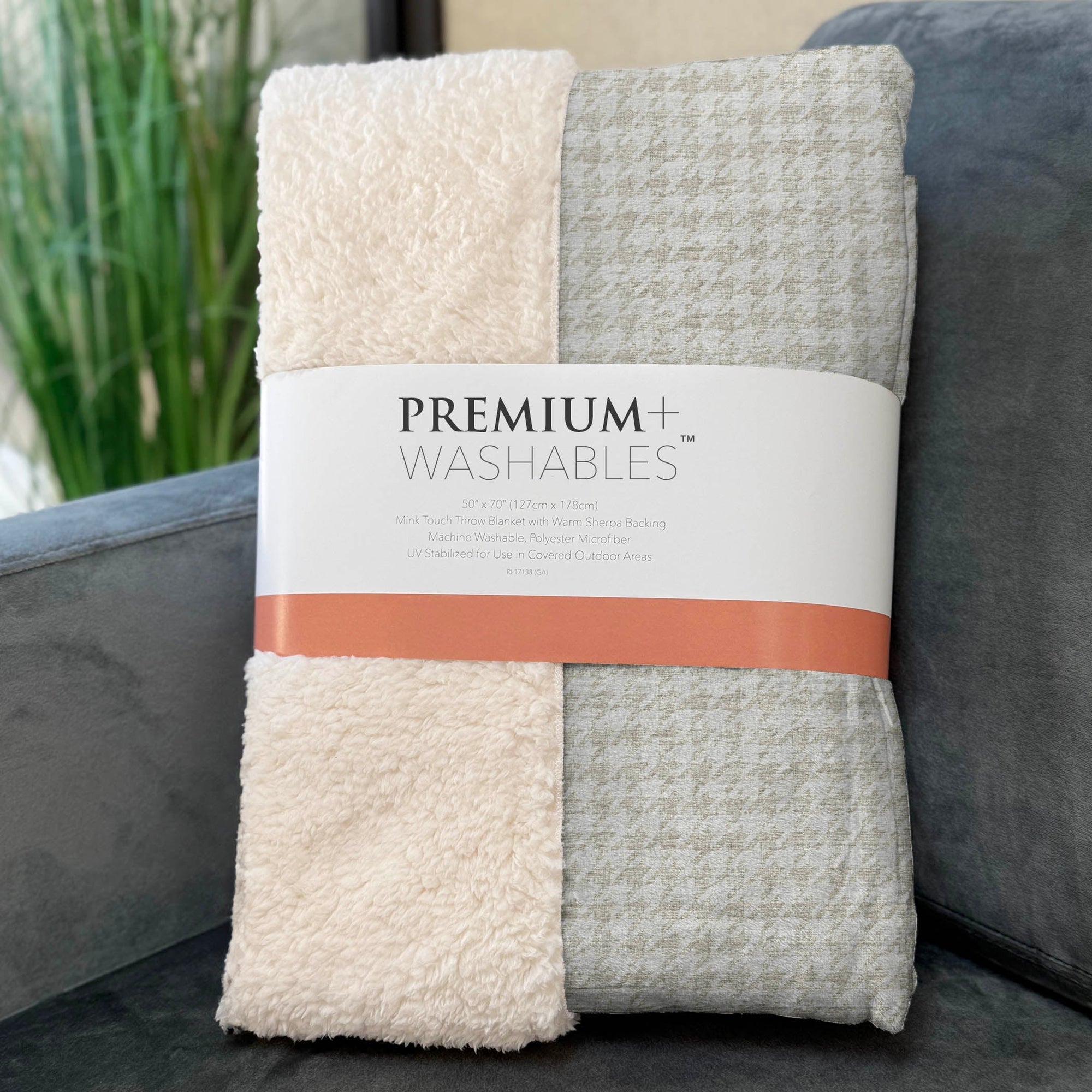 Addison Rugs Houndstooth 50" x 70" Throw Blanket