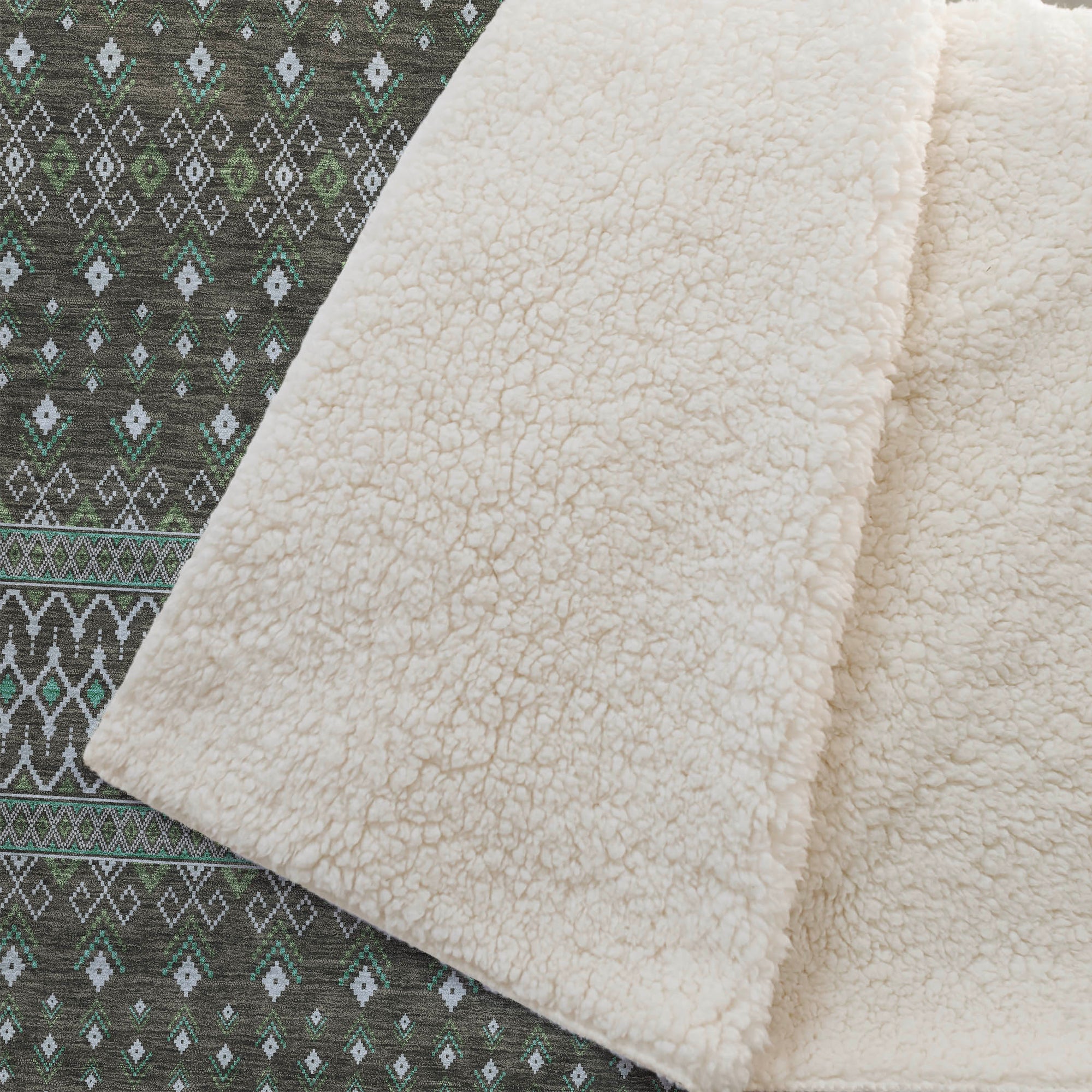 Addison Rugs Lazy Rivers 50" x 70" Throw Blanket