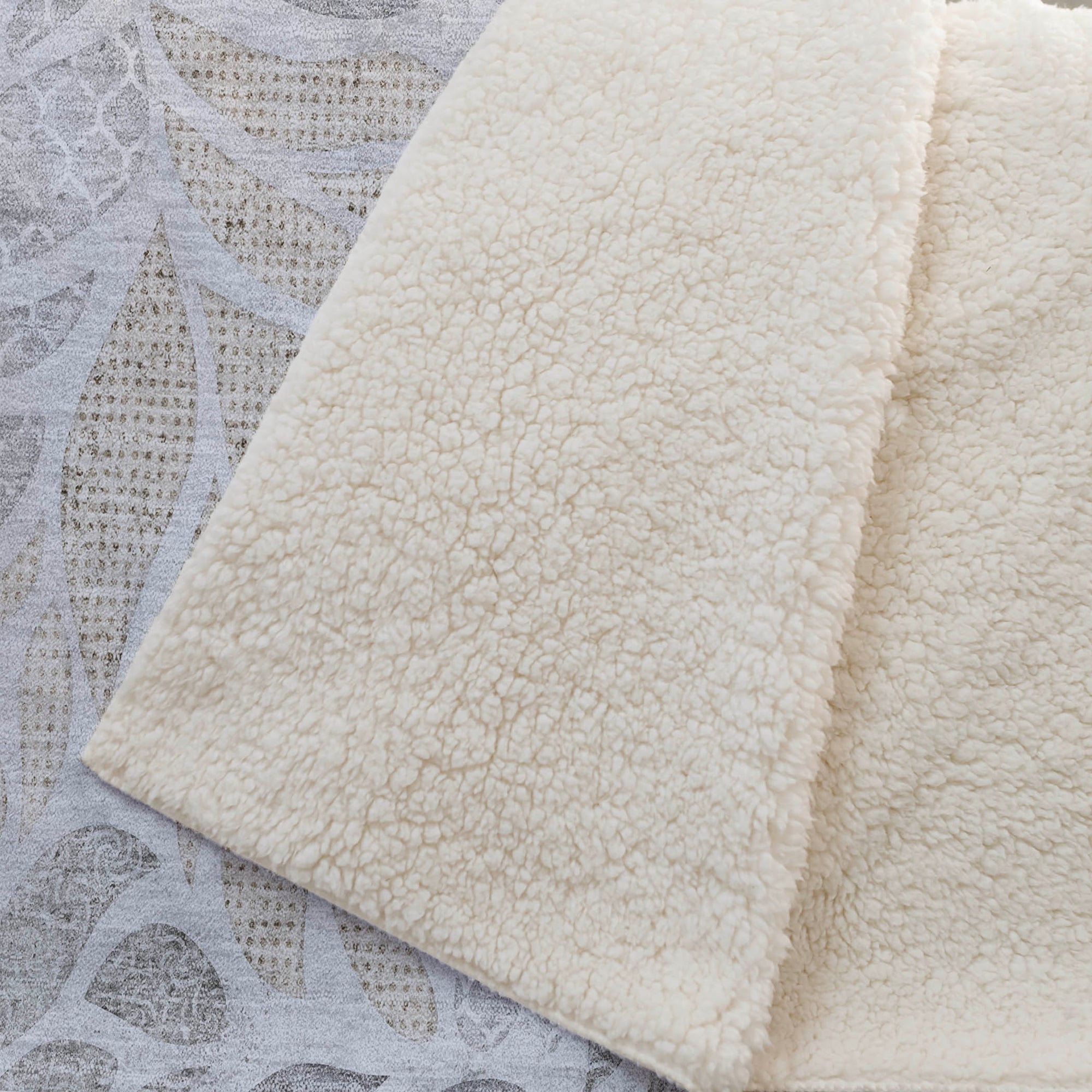 Addison Rugs Leaves 50" x 70" Throw Blanket