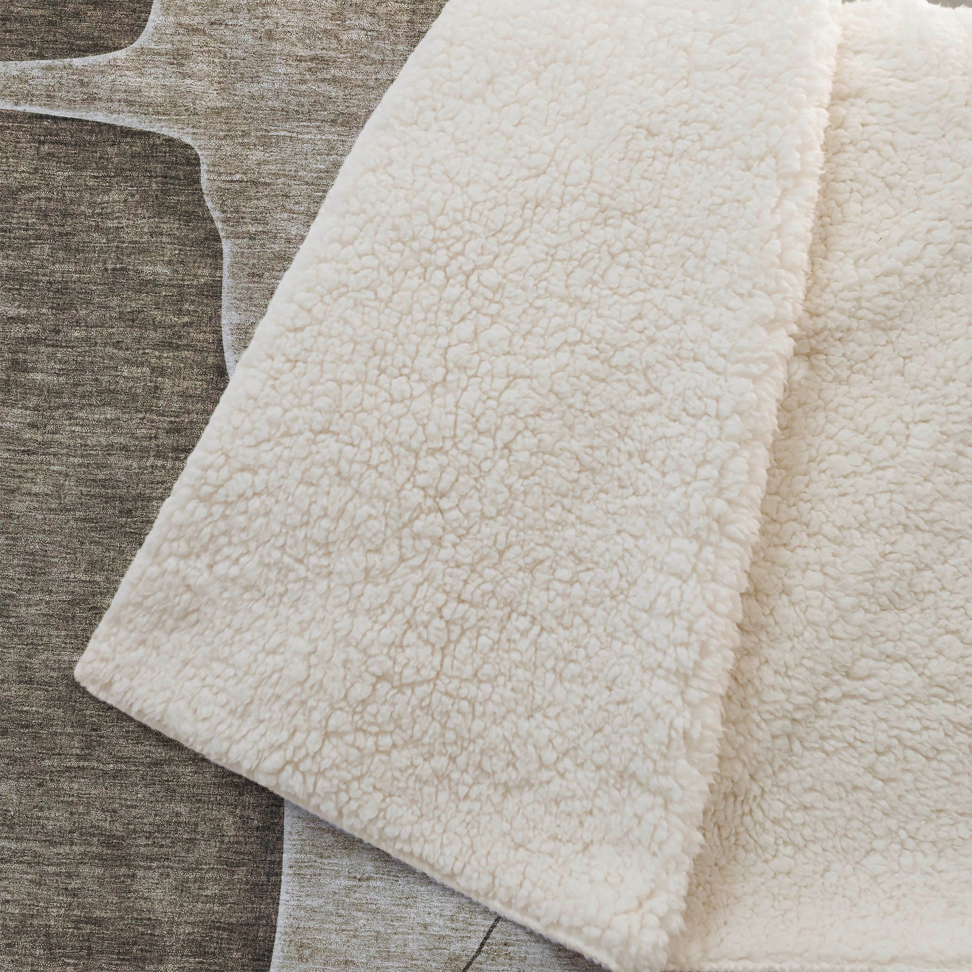 Addison Rugs Modern 50" x 70" Throw Blanket