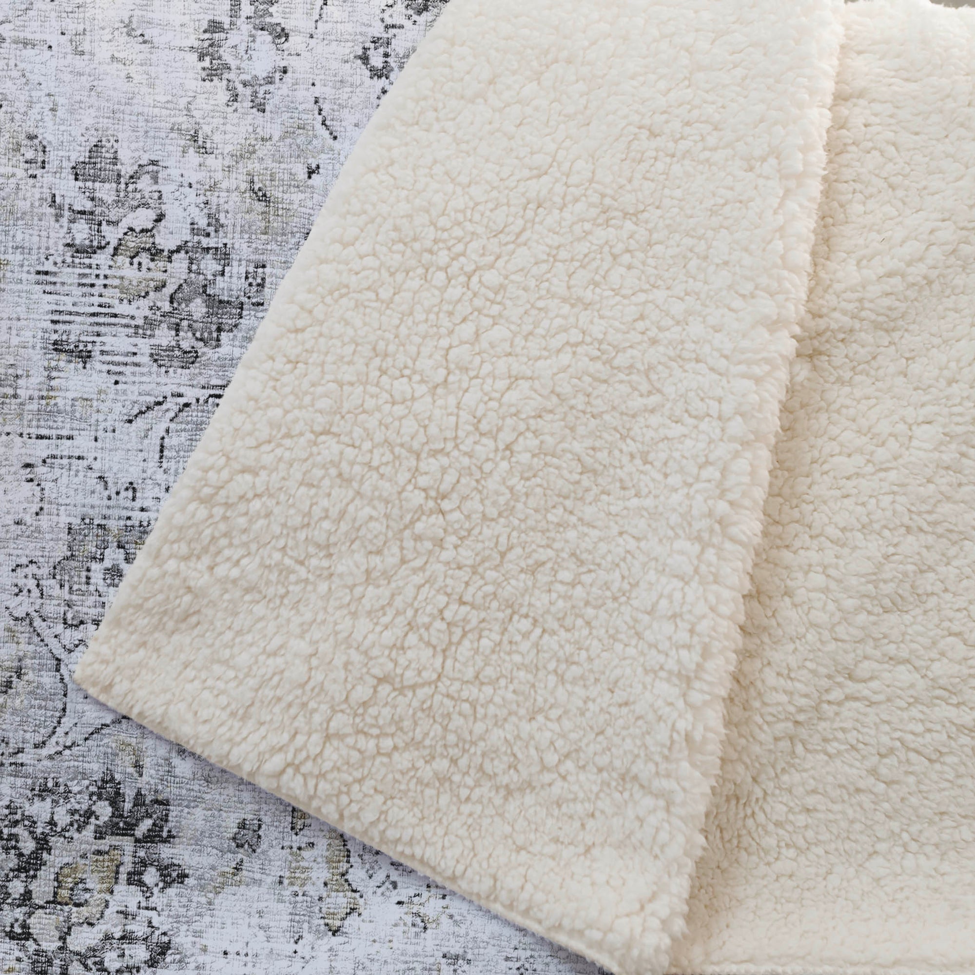 Addison Rugs Ornate 50" x 70" Throw Blanket