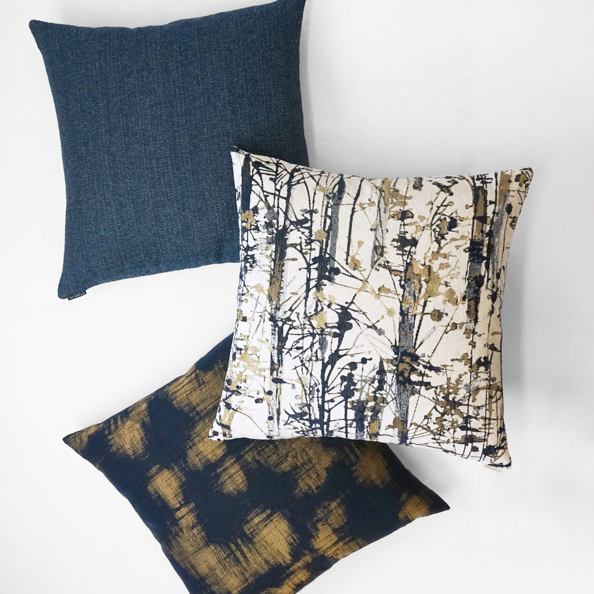 D.V. Kap Wellford Blue Blue Throw Pillow With Insert