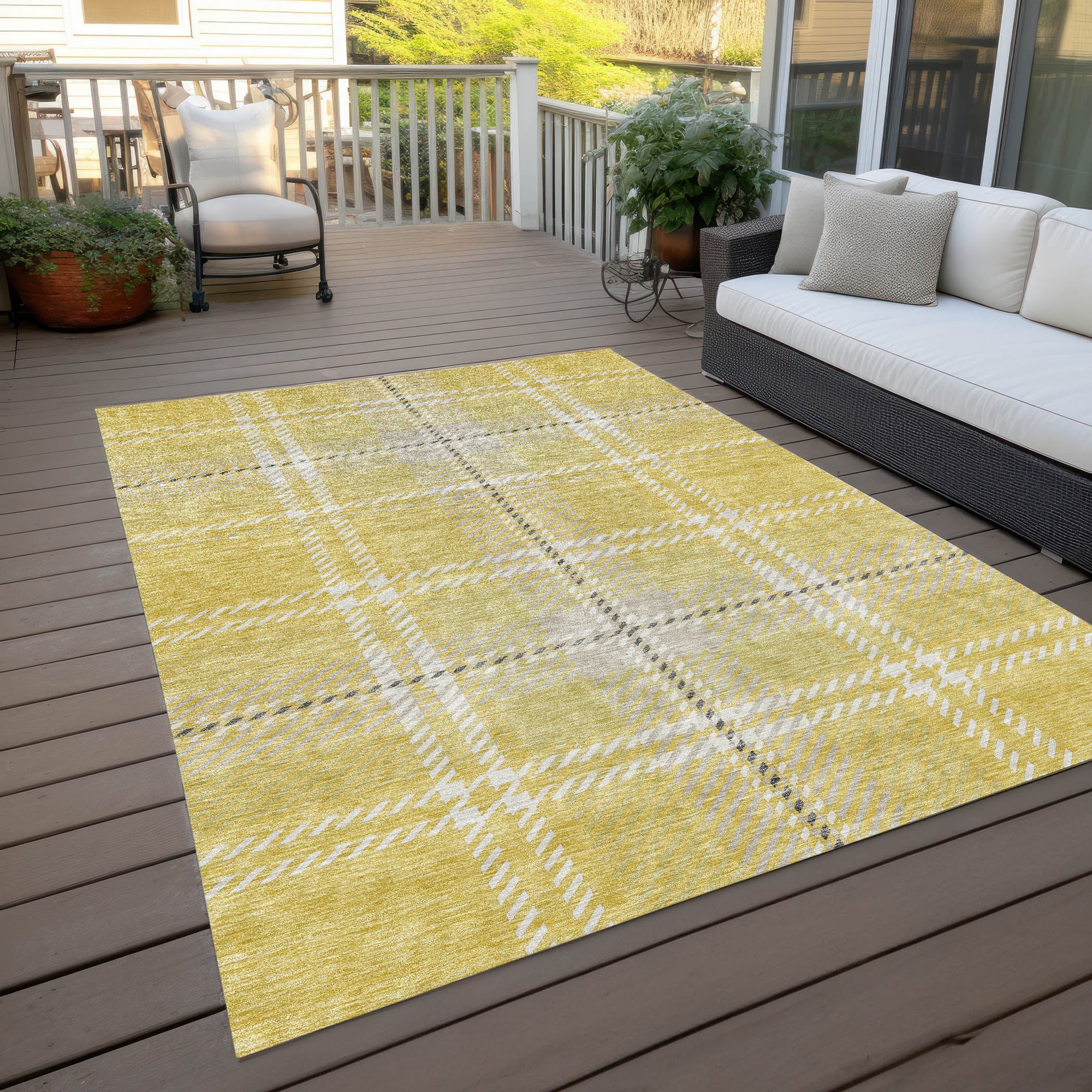 Addison Rugs Spiral Whispers Gold Washable Indoor-Outdoor Rug