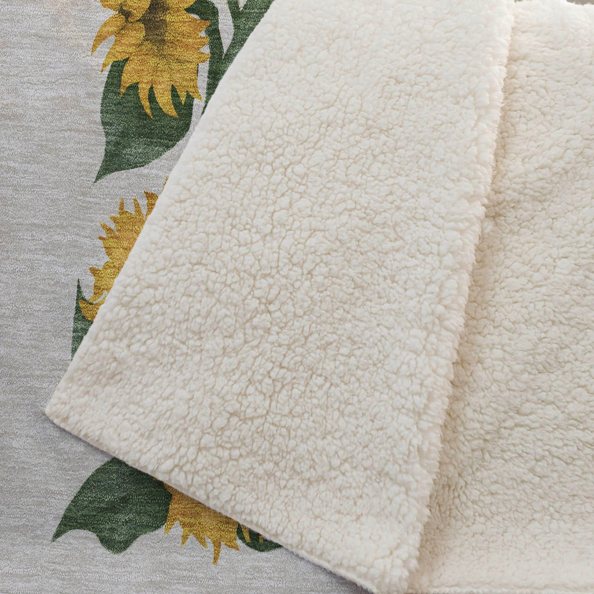 Addison Rugs Sunflower Border 50" x 70" Throw Blanket