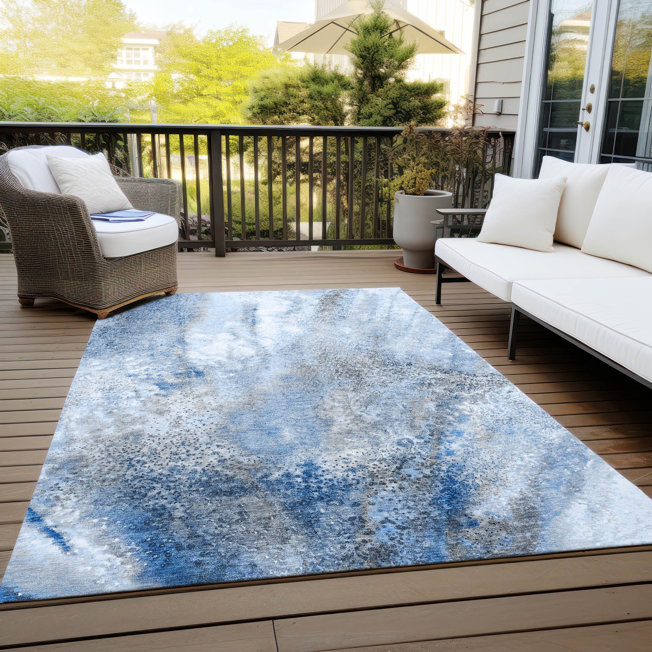 Watercolors Navy Washable Indoor-Outdoor Rug