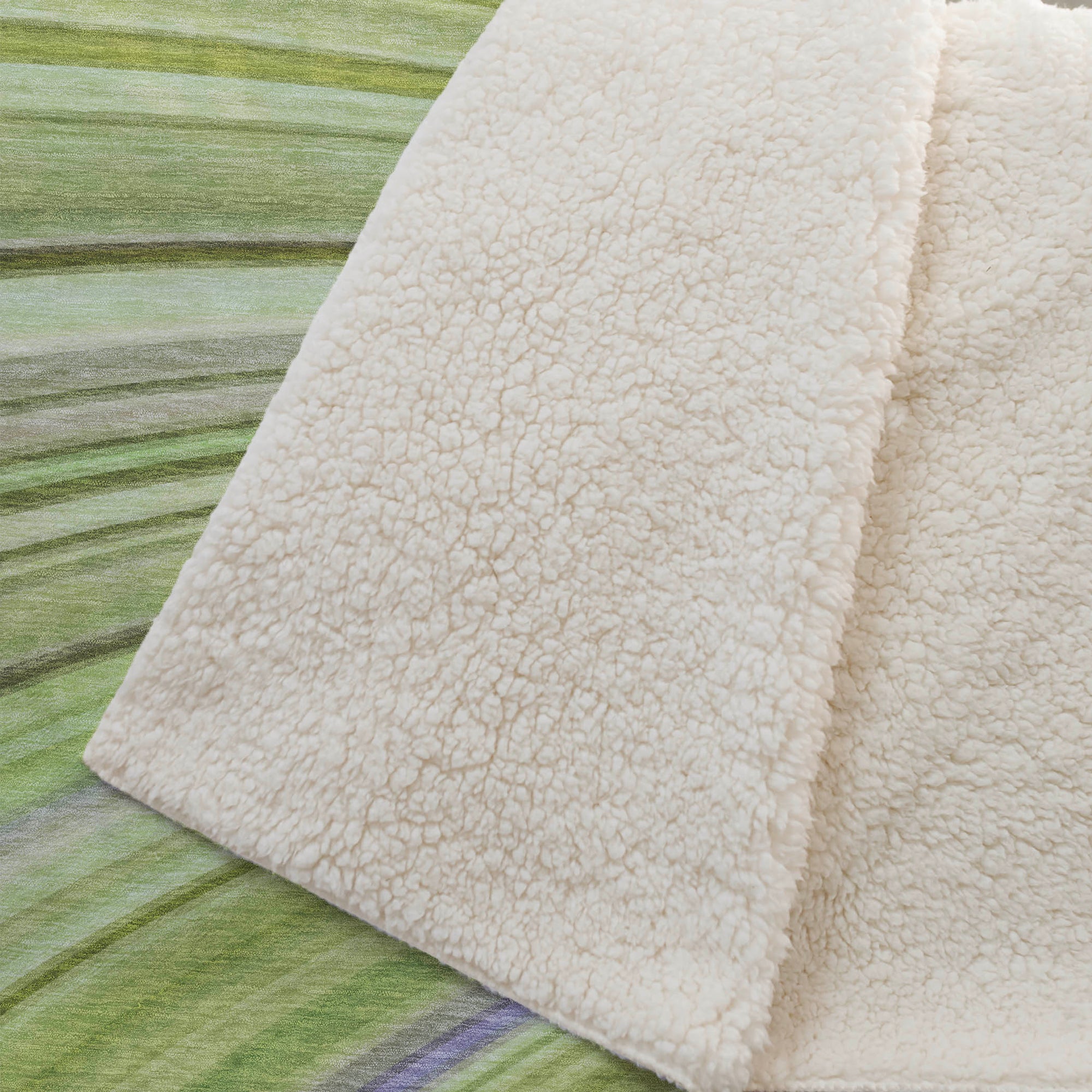 Addison Rugs Waves 50" x 70" Throw Blanket