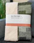 Flowing Harmony Green Washable Indoor-Outdoor Rug