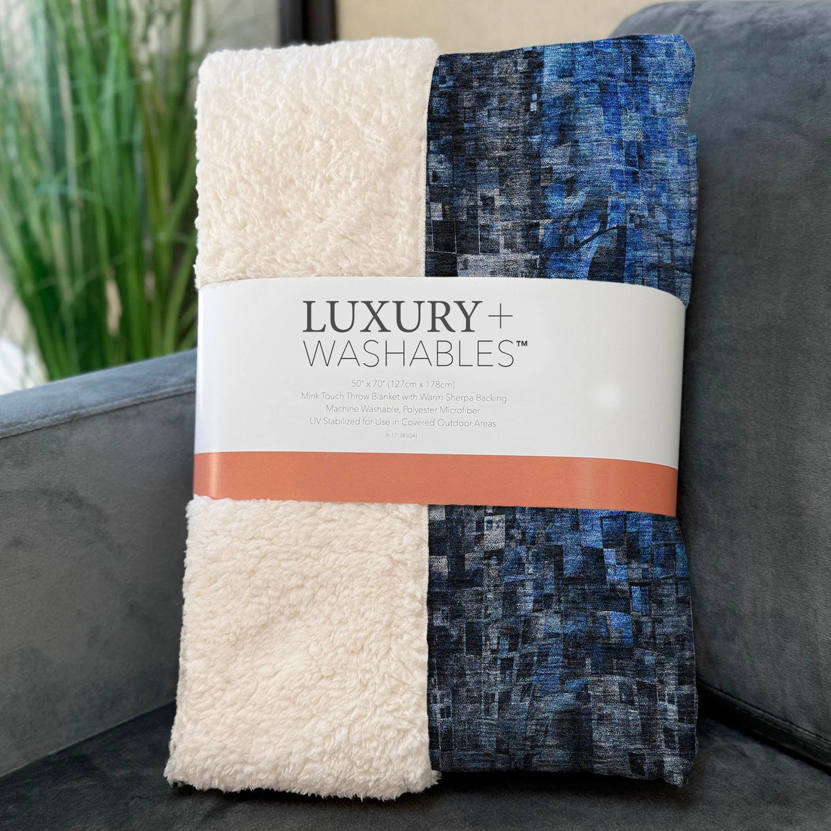 Dust Echo Blue Washable Indoor-Outdoor Rug