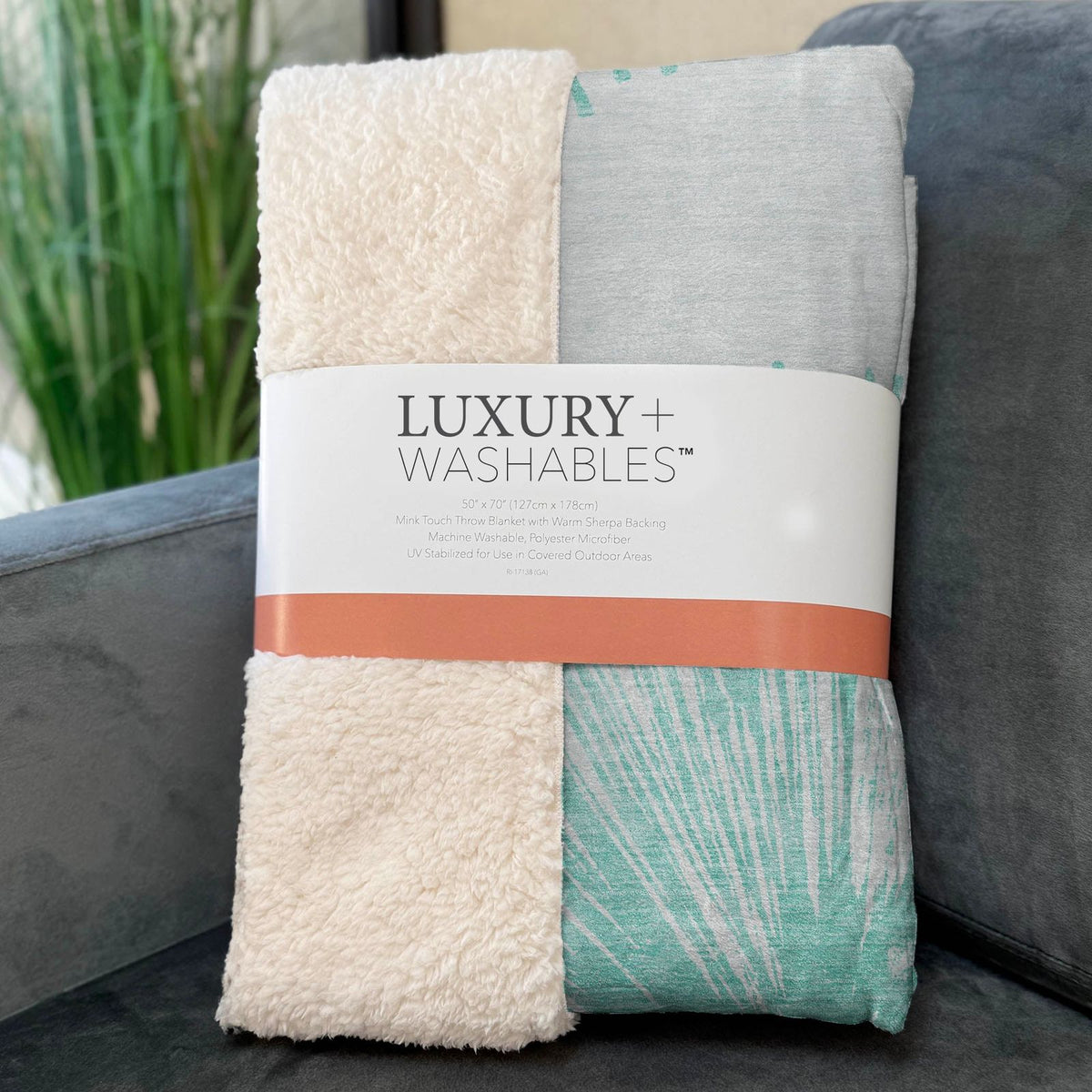 Circles Teal Washable Indoor-Outdoor Rug