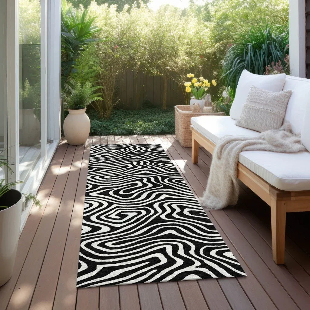 LOOMLAN Rugs Evalora Black Washable Indoor-Outdoor Rug